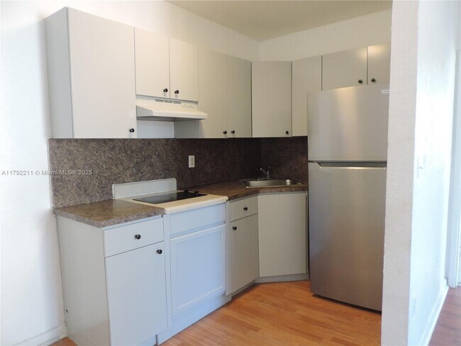 Building Photo - 3615 Thomas Ave