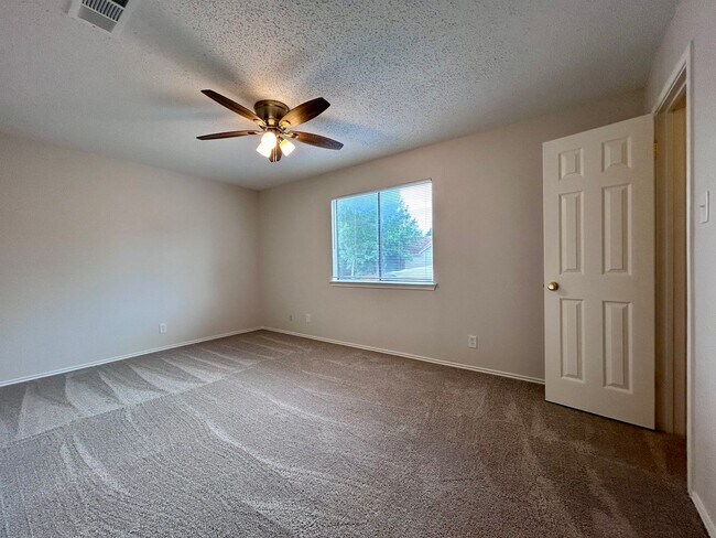 Building Photo - 9300 Kempler Dr