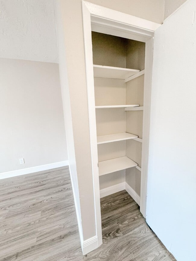 Building Photo - 908 14th St