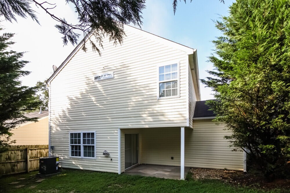 Building Photo - 103 Oak Grove Pl