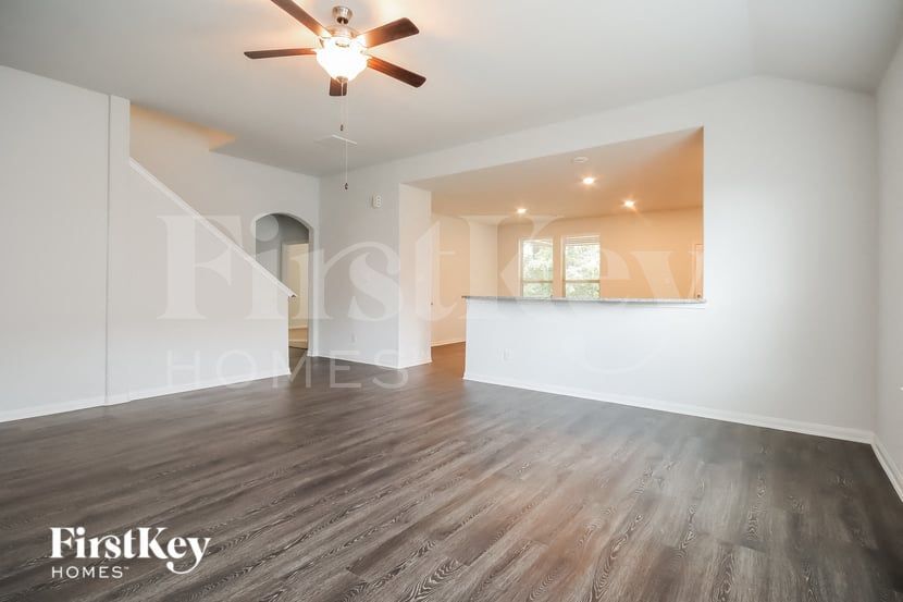 Building Photo - 119 Lk Wy Cir