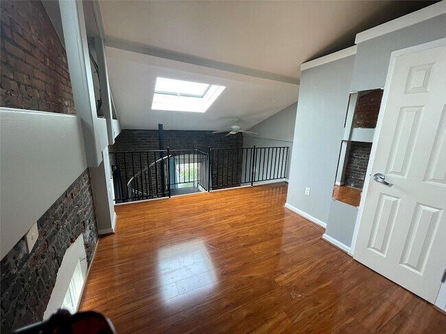Building Photo - 94 4th Ave