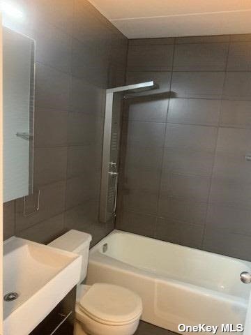 Building Photo - 97-12-97-63 63rd Dr