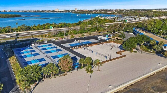 Building Photo - 7100 Sunshine Skyway Ln S