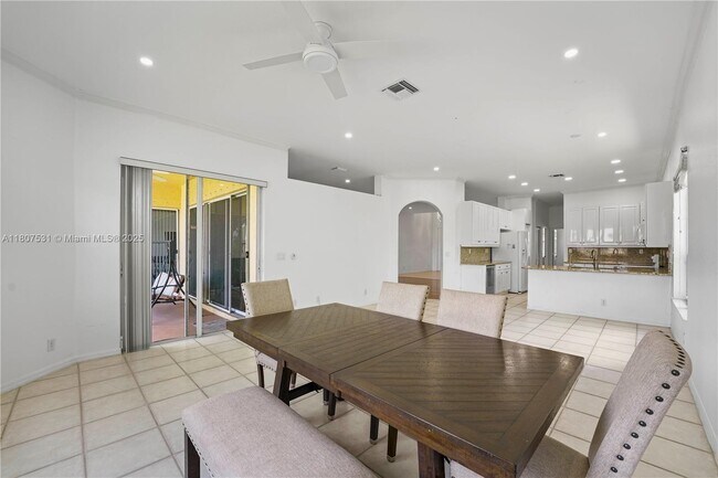 Building Photo - 4294 Diamond Terrace