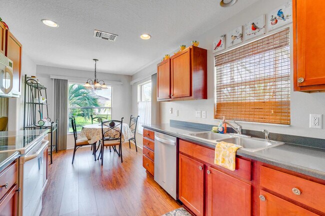 Building Photo - 15870 SW 16th Avenue Rd