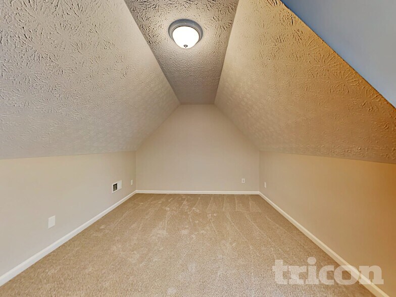 Building Photo - 170 Orchard View