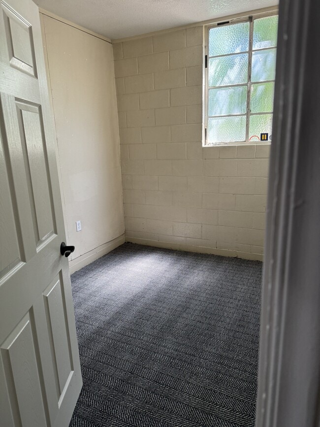 Building Photo - 934 Santa Clara St