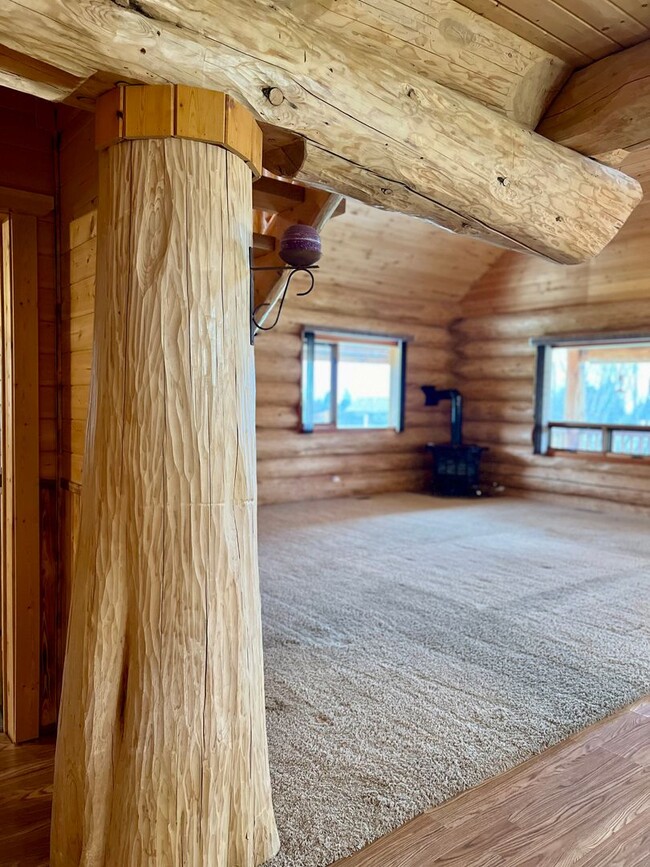 Building Photo - Enchanting Log Home for Lease