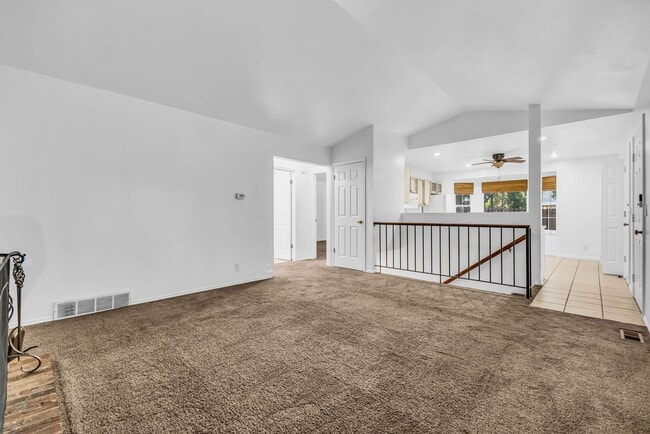 Building Photo - Charming Farmington Home in Peaceful Cul-de-Sac - Newly Painted Cabinets