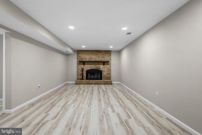 Building Photo - 4223 Avon Dr