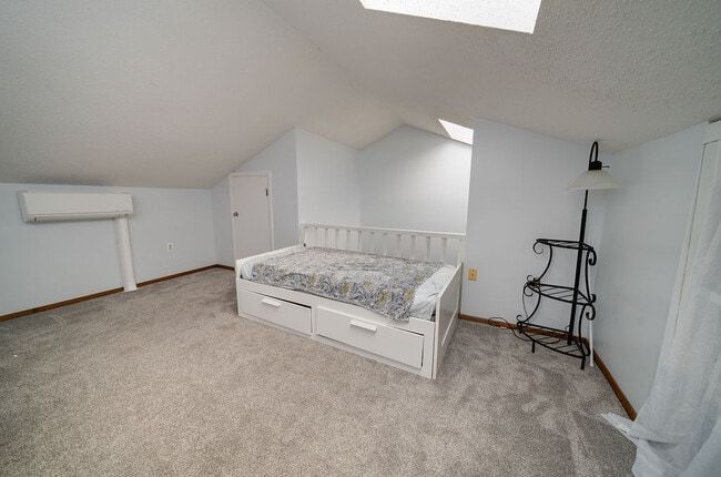 Building Photo - 32 Saginaw Trail