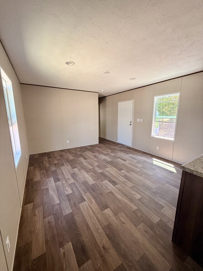 Building Photo - 431 Co Rd 3333