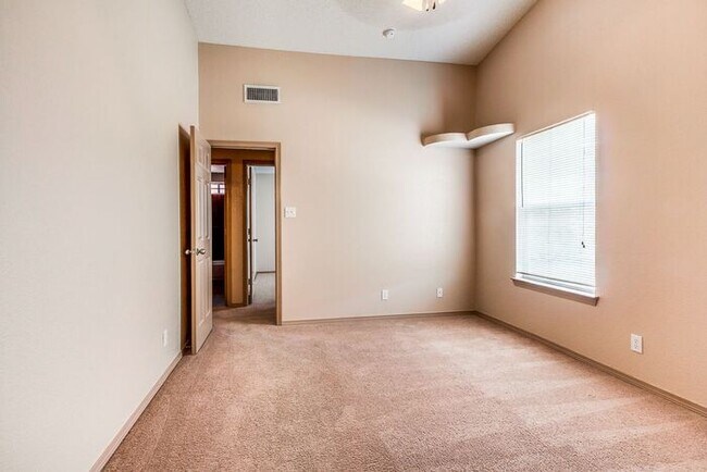 Building Photo - Prestigious Northeast Rental Home w/ Refri...