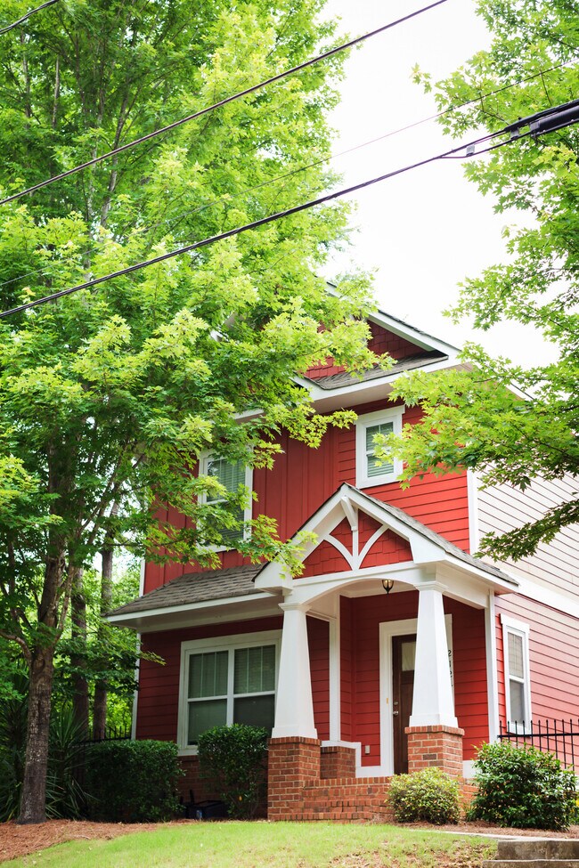 Building Photo - 100 Davis St