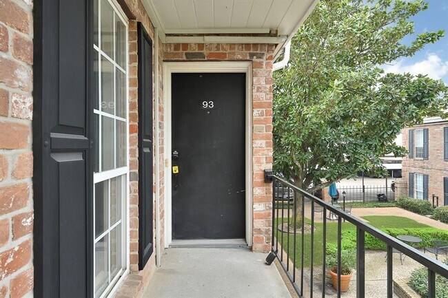 Building Photo - 6410 Del Monte Dr