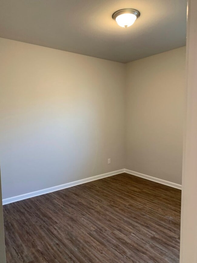Building Photo - 7601 Trailview Dr