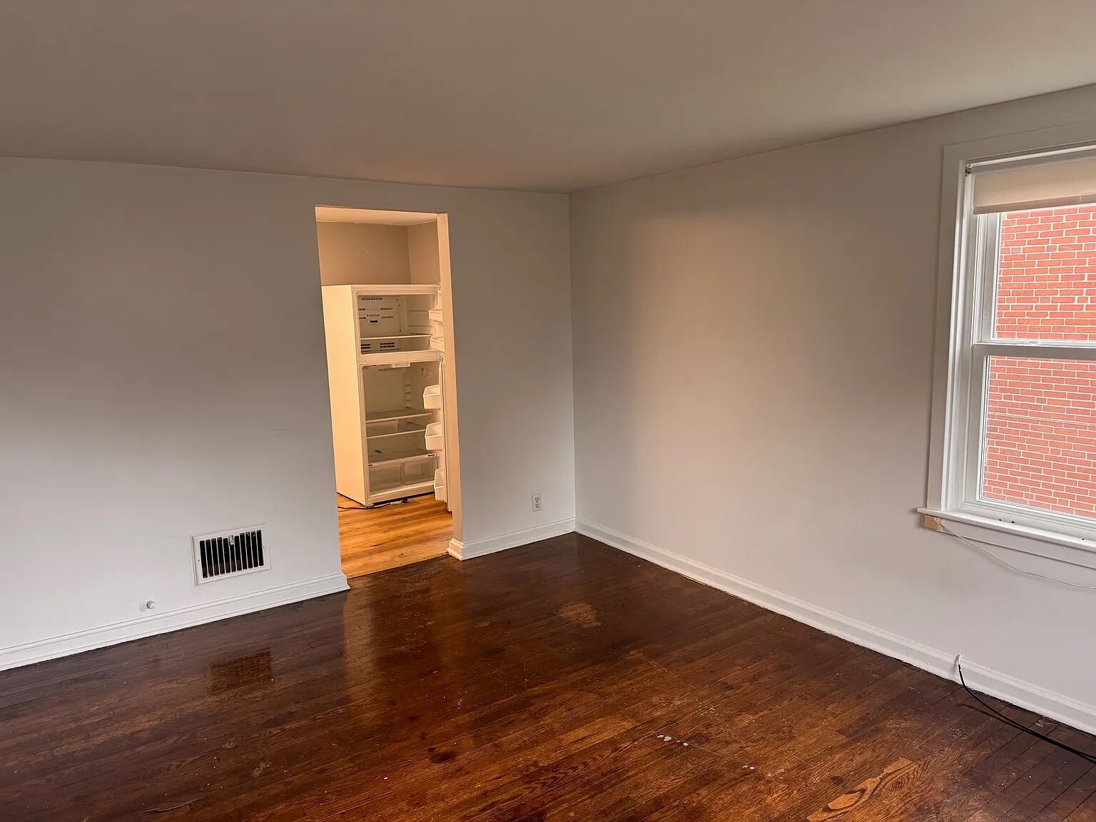 Building Photo - 430 Oak St