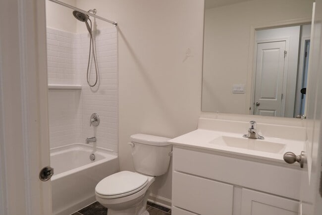 Building Photo - 6561 Sassafras Wy