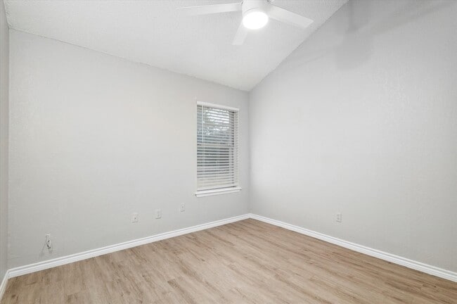 Building Photo - 9672 Windy Ridge Rd