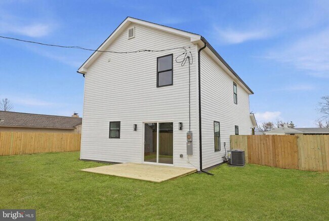 Building Photo - 31 Swan Ln