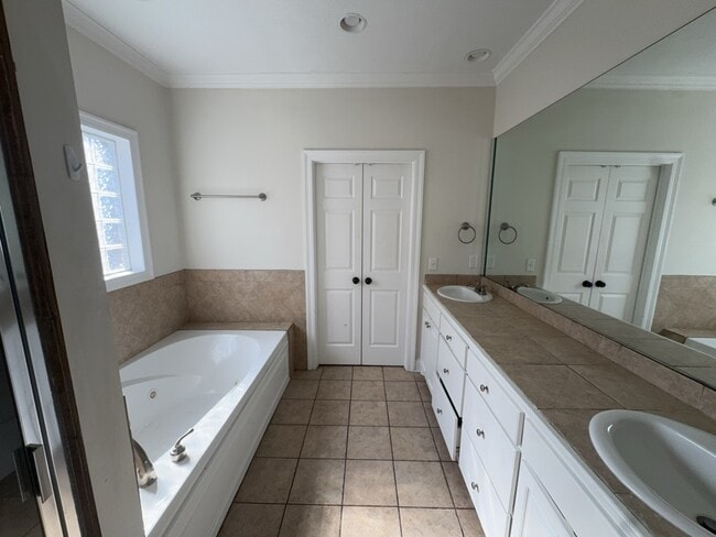 Building Photo - 118 Jorn Cir