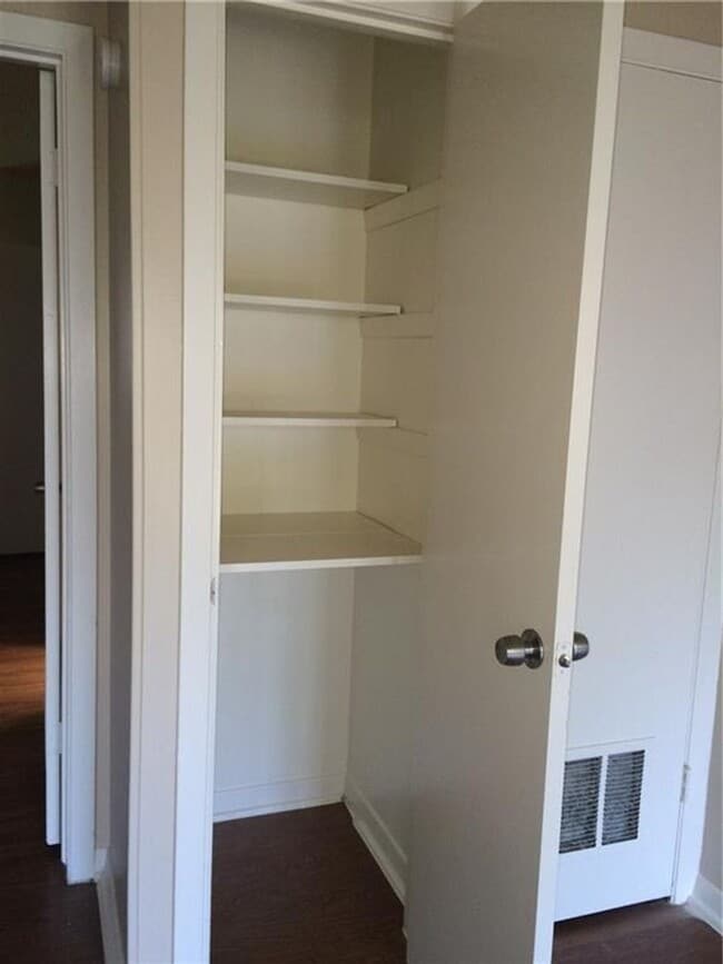 Building Photo - Fully upgraded with washer and dryer