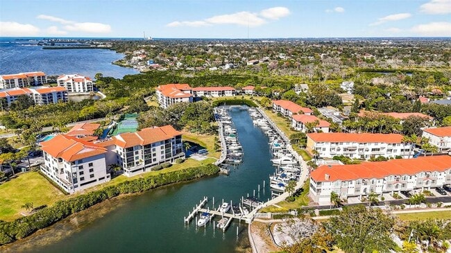 Building Photo - 1805 Mariner Dr