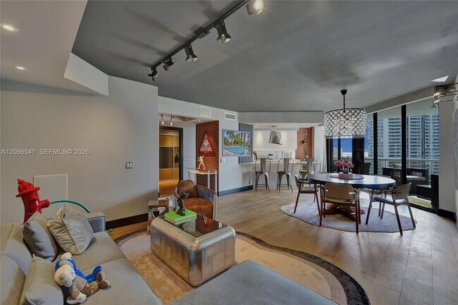 Building Photo - 3610 Yacht Club Dr
