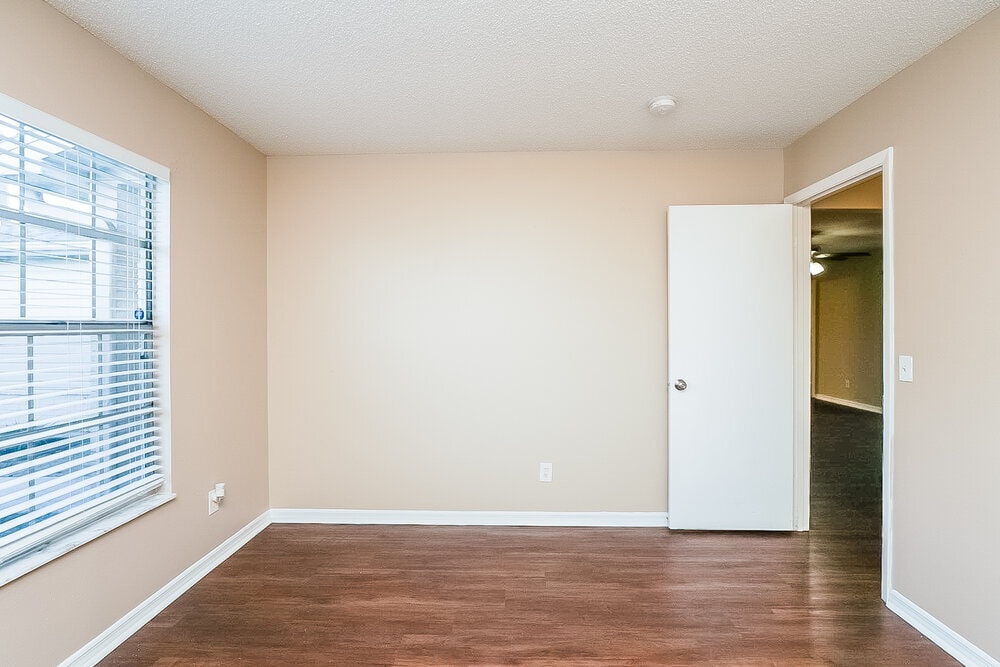 Building Photo - 718 Del Prado Dr