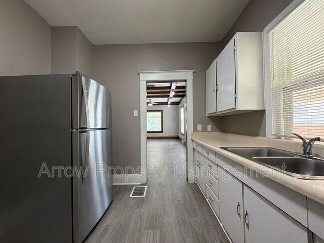 Building Photo - 2049 Worthington Ave