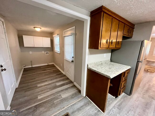 Building Photo - 5143 Pinecrest Dr SW