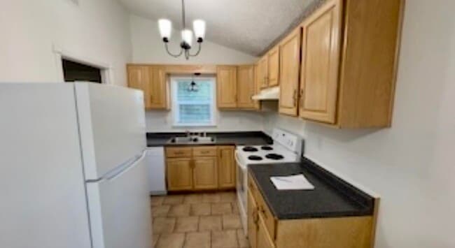 Building Photo - 1303 Kenton St