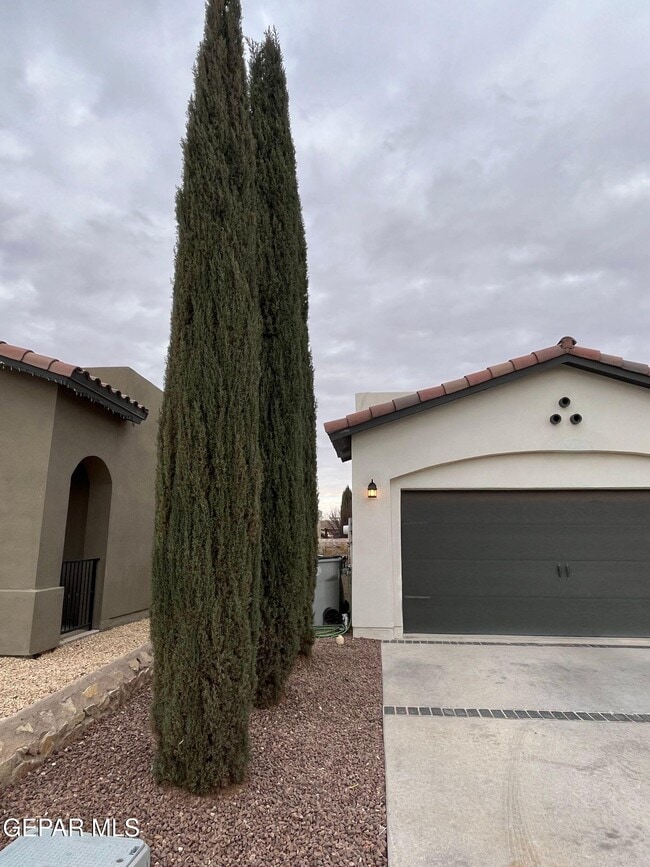 Building Photo - 13197 Hazy