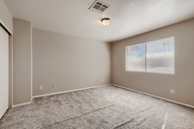 Building Photo - Townhome for Rent
