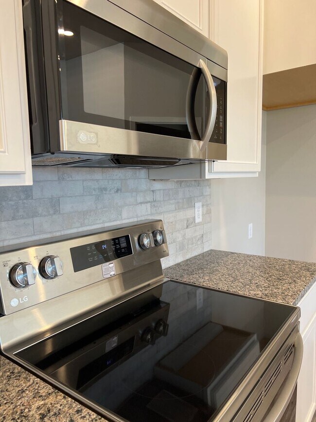 Building Photo - New Beginnings Start At AMRR: Gorgeous 3 Bedroom Available in June!