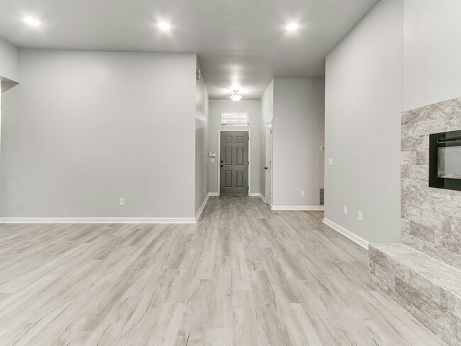 Building Photo - 5612 SE 87th St