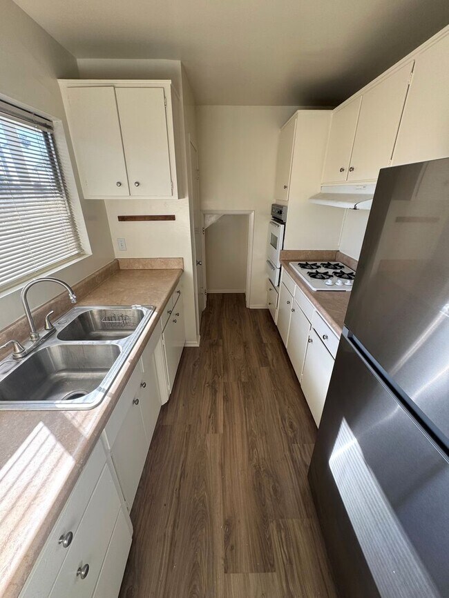 Building Photo - 3363rex