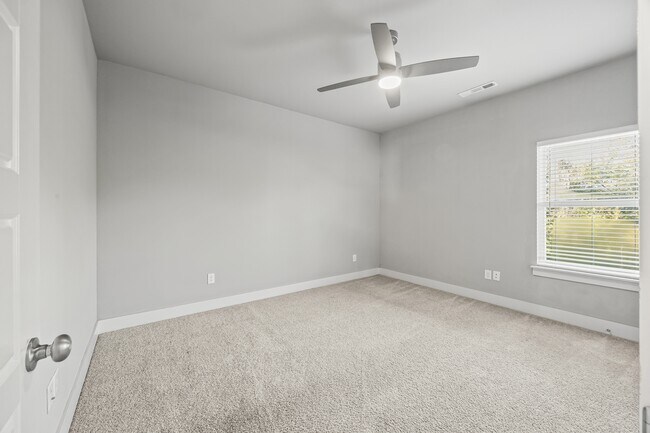 Building Photo - 2043 S Florida Way