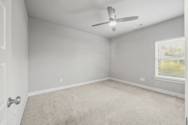 Building Photo - 2051 S Florida Way