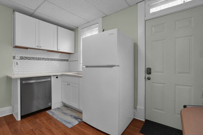 Building Photo - 182 E Patterson Ave