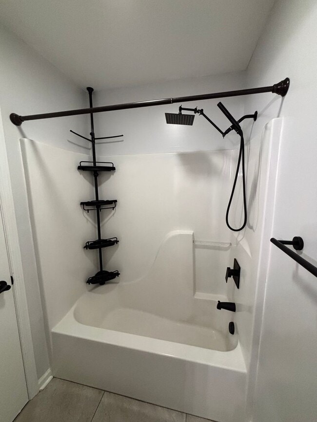 Building Photo - 3 Bedroom Home with Modern Updates & Small...