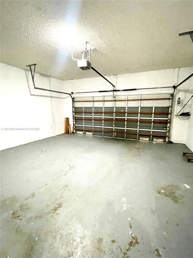 Building Photo - 160 NW 97th Terrace