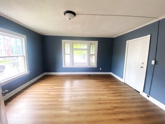 Building Photo - 528 Chenango St