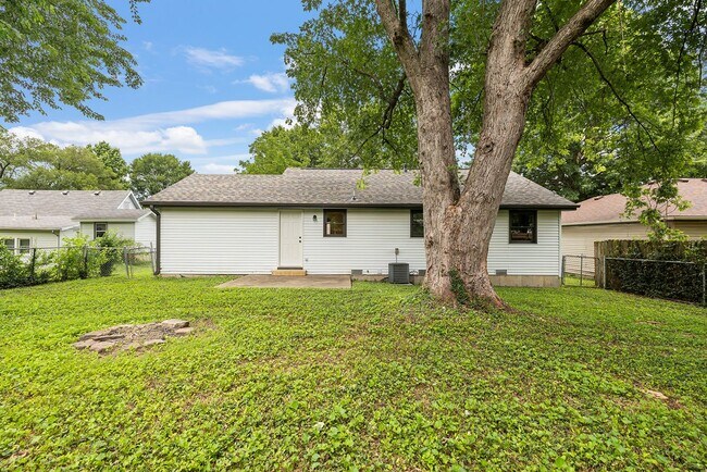 Building Photo - Charming Updated Home with 1-Car Garage, Fenced Backyard & Modern Finishes
