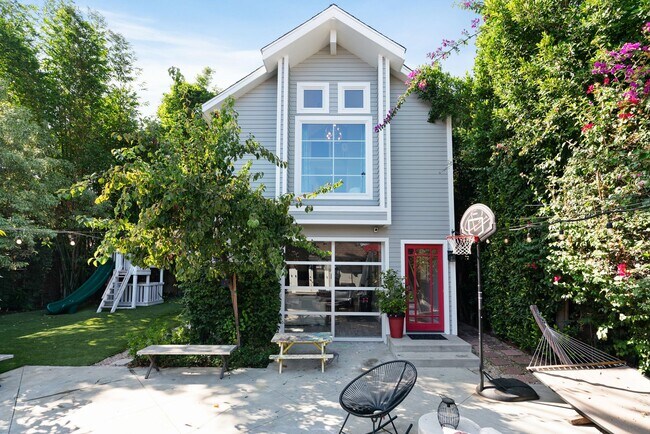 Primary Photo - 1549 S Ogden Dr