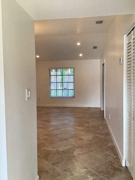 Building Photo - 11702 SW 108th Ln