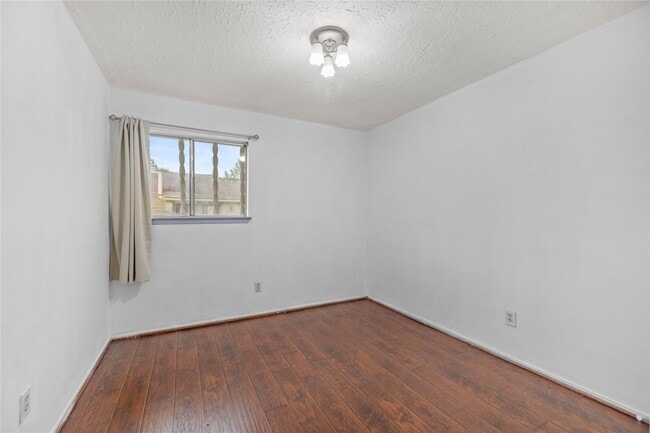 Building Photo - 6742 Westwick Dr