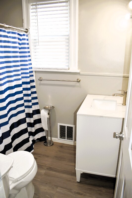 Building Photo - 6013 37th Ave