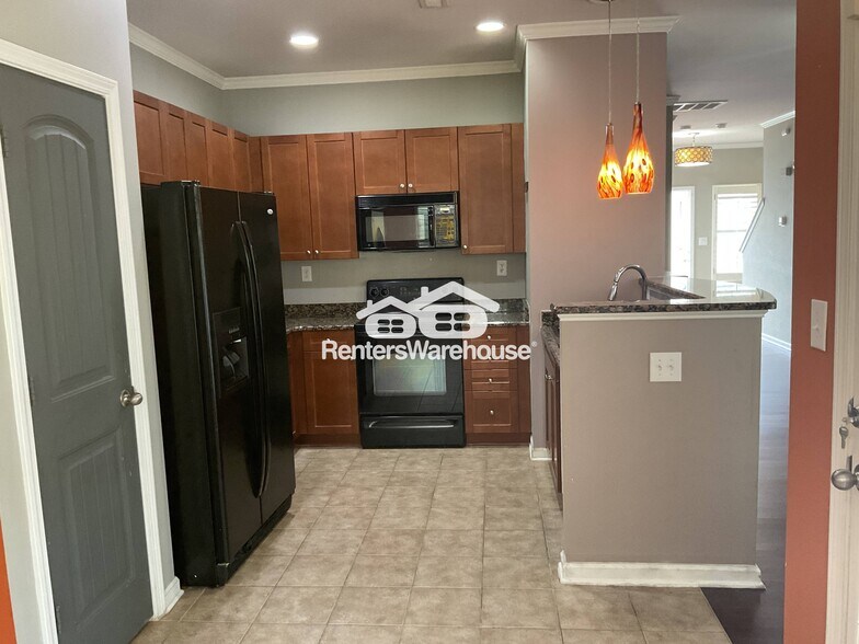 Building Photo - 15406 St Christopher Ct